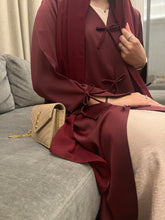 Load image into Gallery viewer, Bows Abaya in Burgundy
