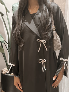 Bows Abaya in Black