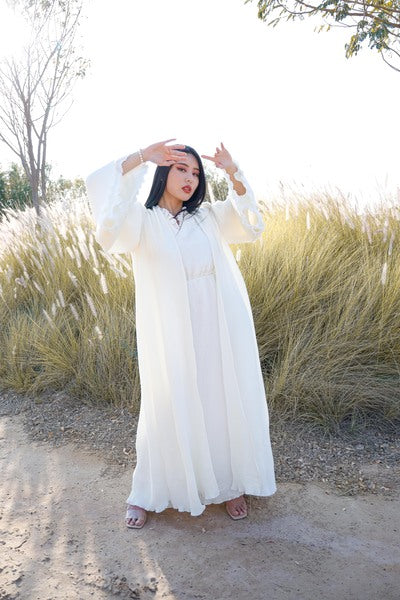 Pleated Off-white Abaya